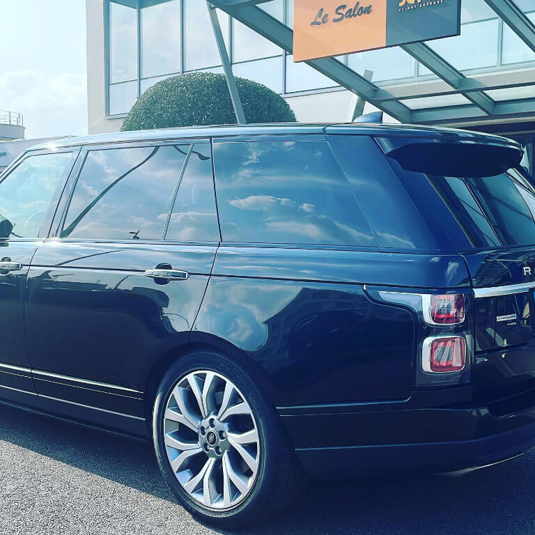 Qualified and experienced VTC drivers with a fine knowledge of Paris